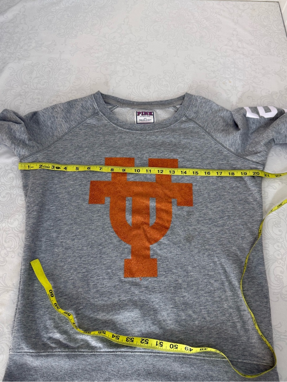 PINK Victoria’ Secret with 5th & Ocean University of Texas Longhorns Sweatshirt - Picture 6 of 9